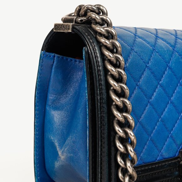 Chanel Medium Boy Blue Bicolour Quilted Flap Shoulder Bag - Picture 8 of 13